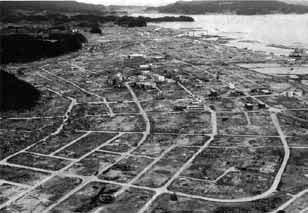 被災した岩手県陸前高田市の様子。街が海に向くように道路が敷かれていたのが分かる。